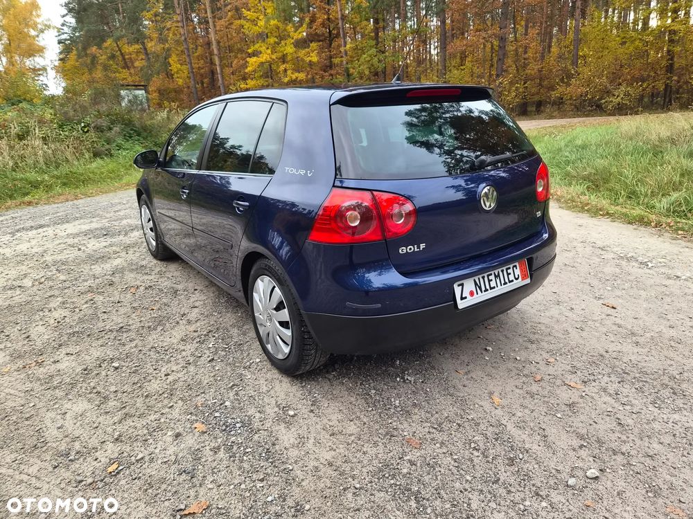 Volkswagen Golf - 11