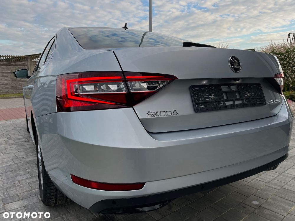 Skoda Superb 1.5 TSI ACT DSG Sportline - 8