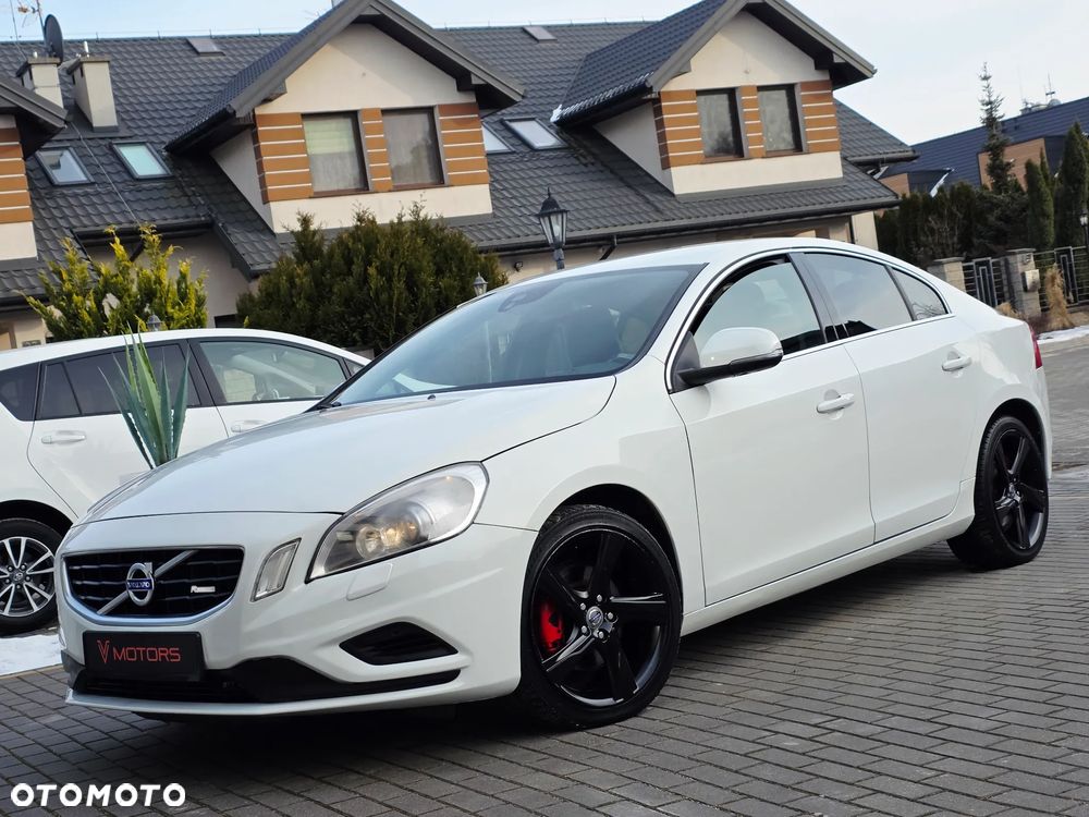 Volvo S60 D4 R-Design - 2