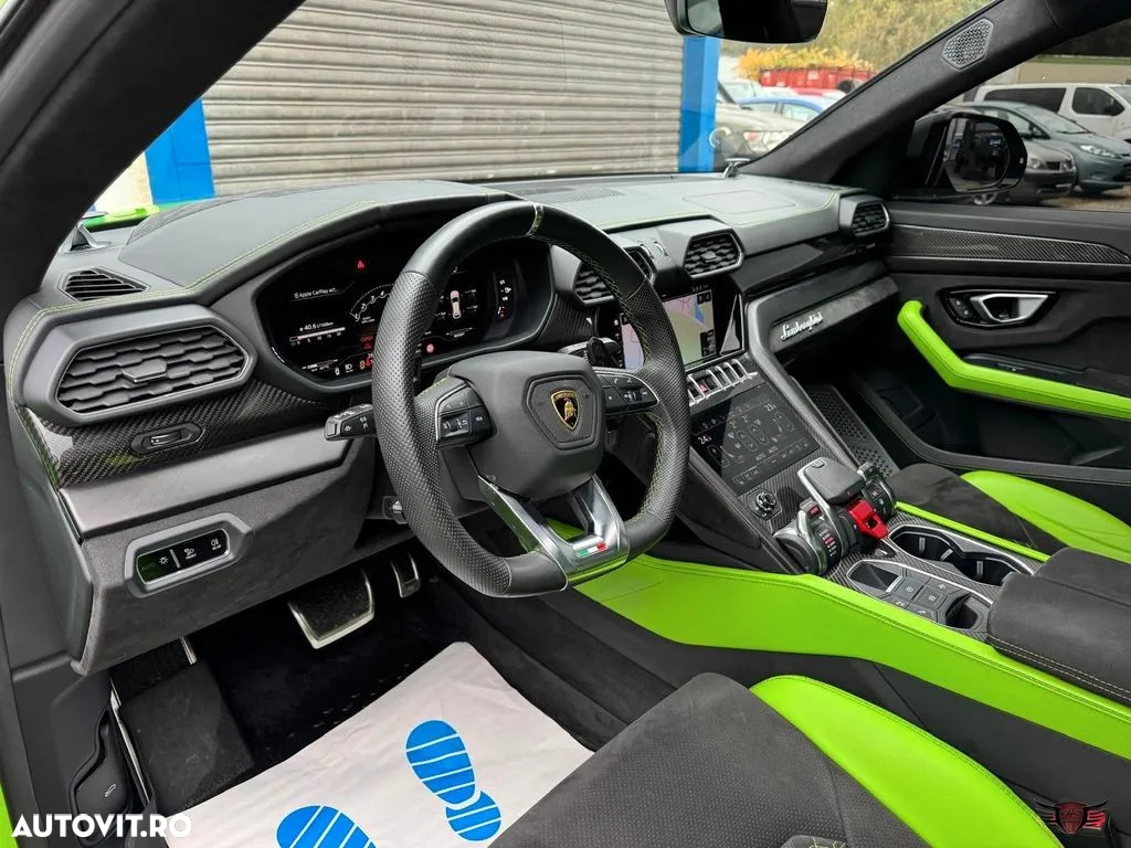 Lamborghini URUS Standard - 10