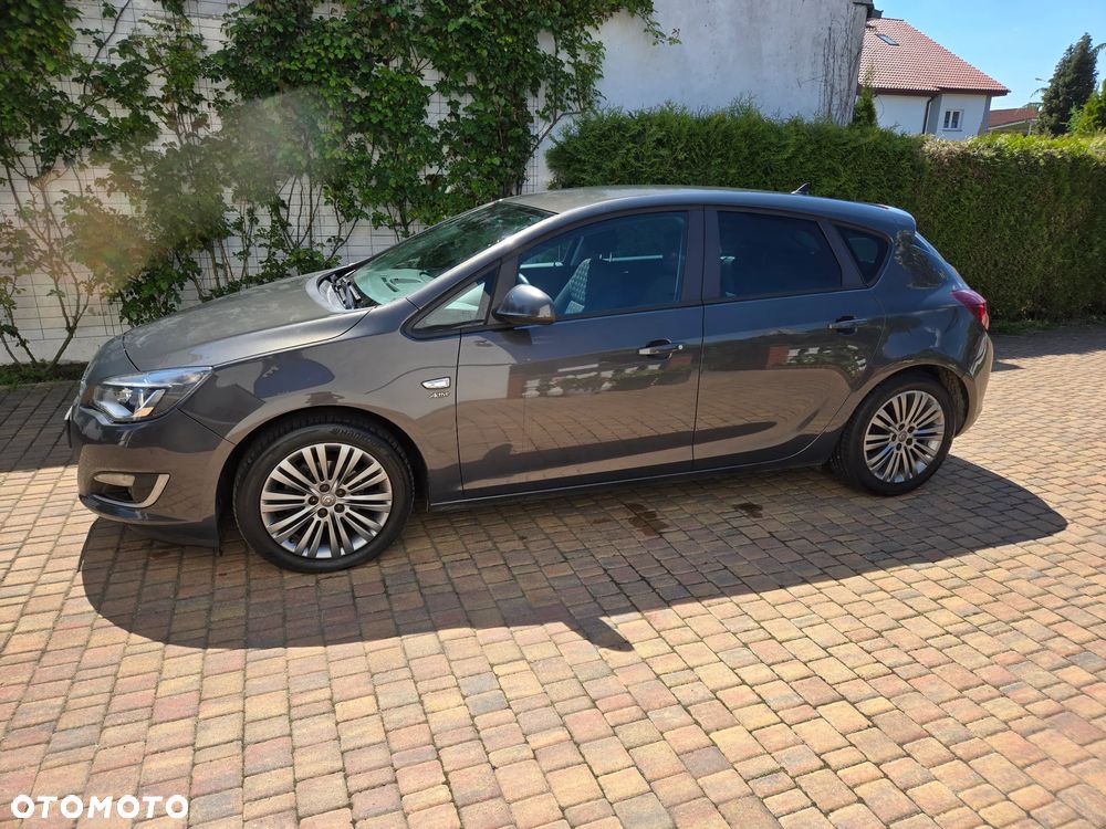 Opel Astra 1.4 Turbo Exklusiv - 10