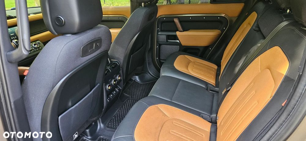 Land Rover Defender 110 P400e X-Dynamic SE - 22