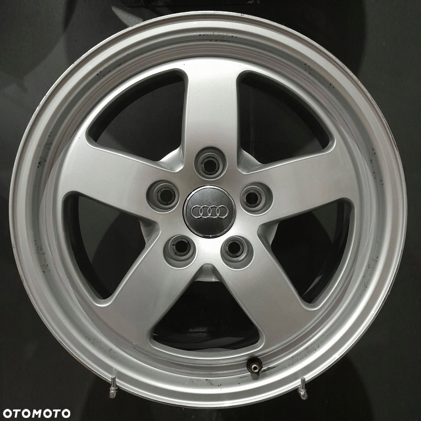 Felgi 16 5x112 Audi A4 B8 B9, A6 C7 OE F505190-39 - 5