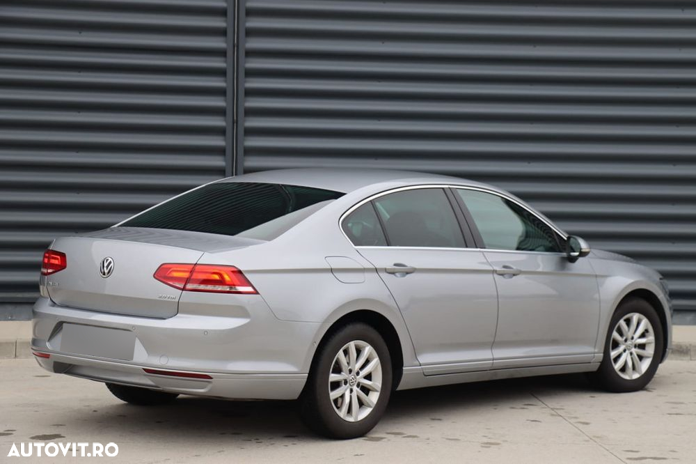 Volkswagen Passat - 13