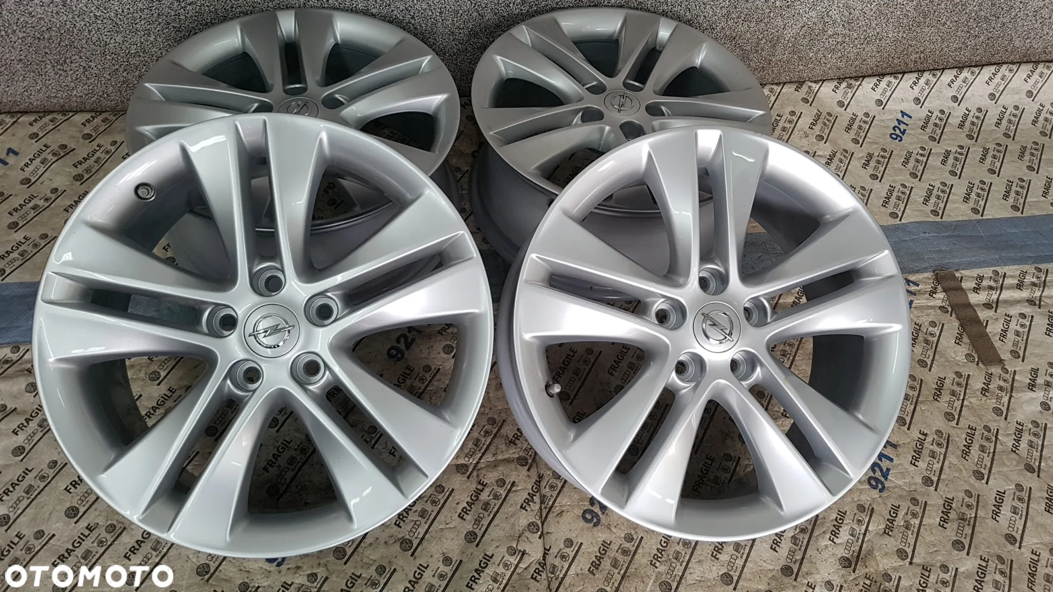 FELGI ALUMINIOWE ORYGINAŁ GM OPEL INSYGNIA B ASTRA J ZAFIRA C  8jx18  ET46 5x115 TPMS - 8