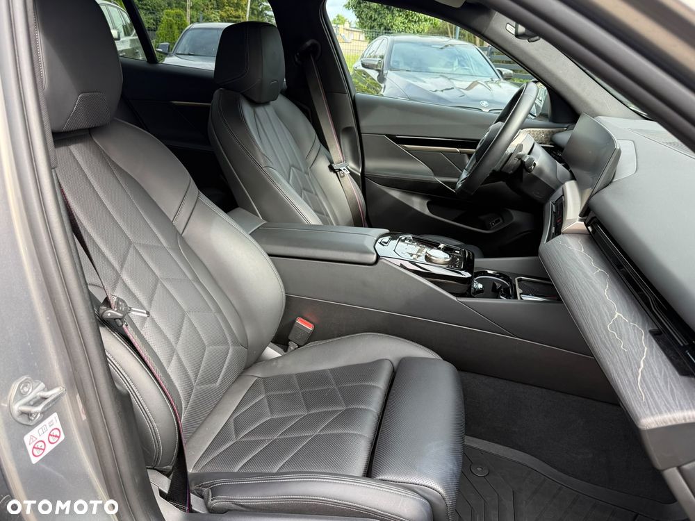 BMW Seria 5 - 23