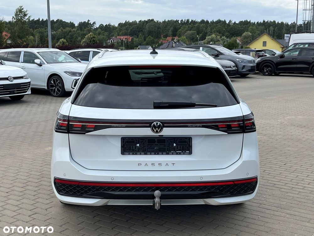 Volkswagen Passat Variant 2.0 TDI SCR R-Line Plus DSG - 6