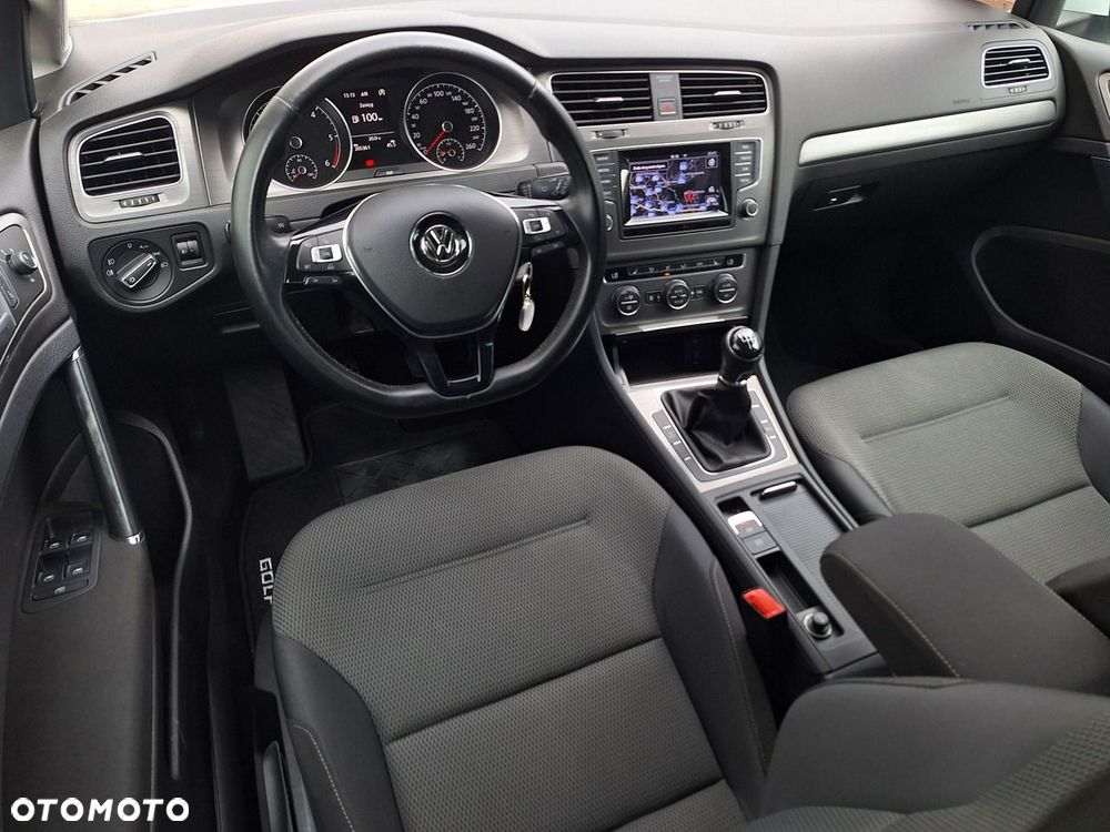 Volkswagen Golf - 5