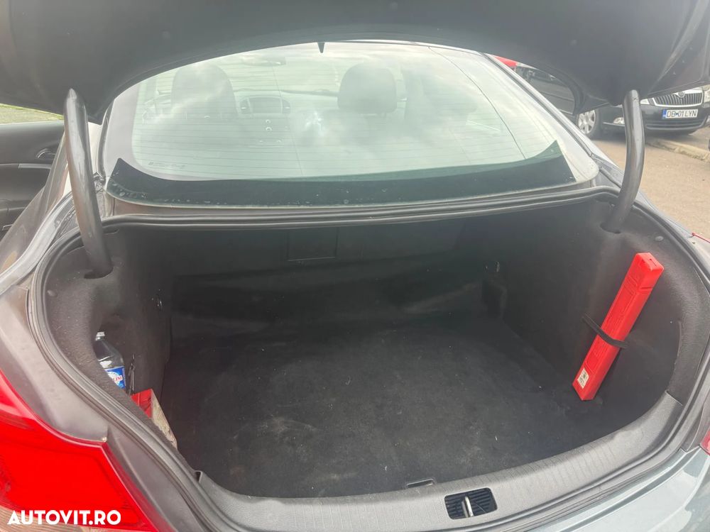Opel Insignia 2.0 CDTI - 9