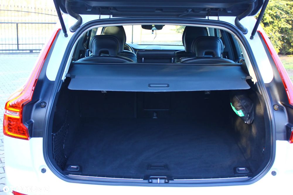 Volvo XC 60 D4 Momentum Pro - 35