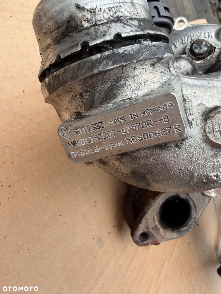 Turbosprężarki komplet Renault Master III Biturbo 8201393207 8201393211 144115446R - 8