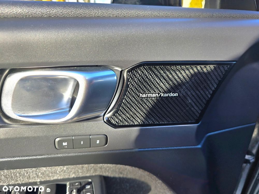 Volvo XC 40 T4 R-Design - 19