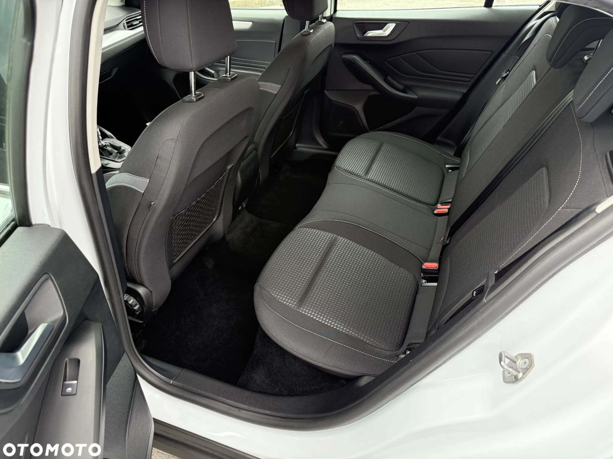 Ford Focus Turnier 1.5 EcoBlue Start-Stopp-System COOL&CONNECT - 29