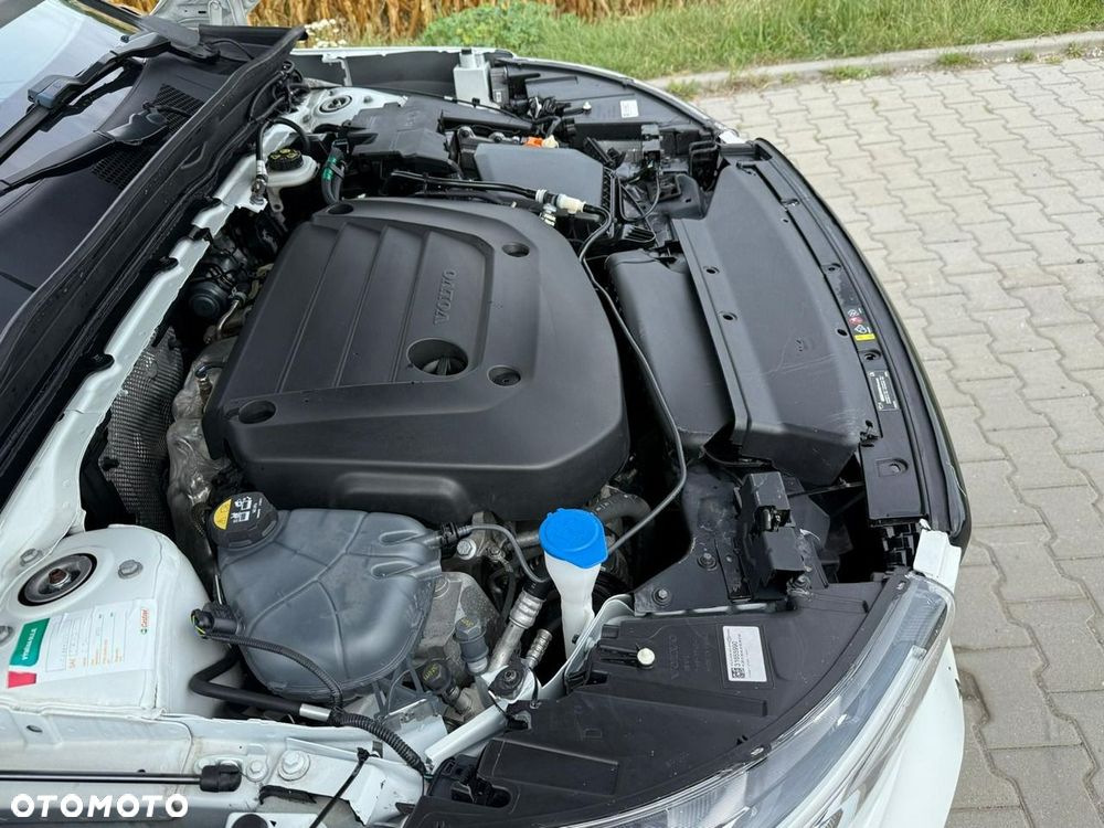 Volvo XC 40 B4 B AWD DKG RDesign - 10