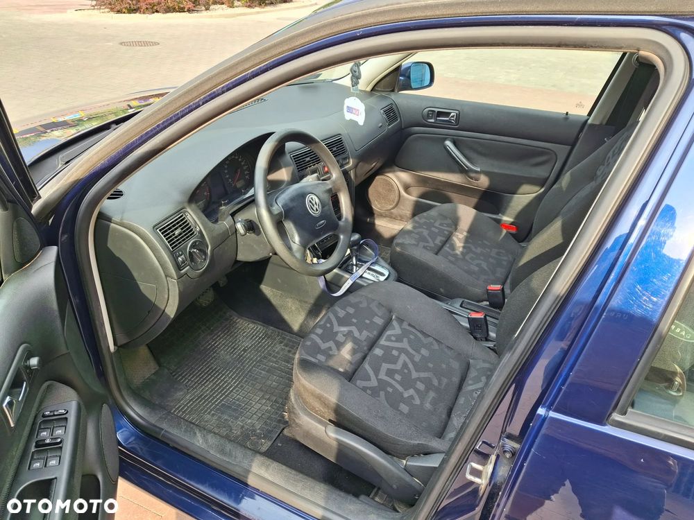 Volkswagen Golf - 8