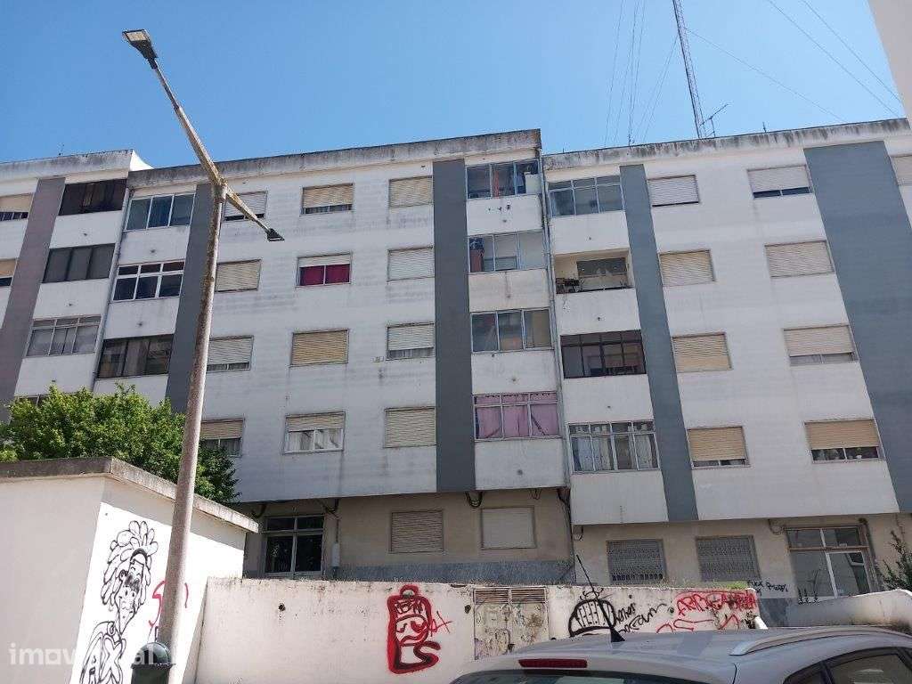 Apartamento T3 para Investimento – Arrentela, Seixal - Grande imagem: 2/4