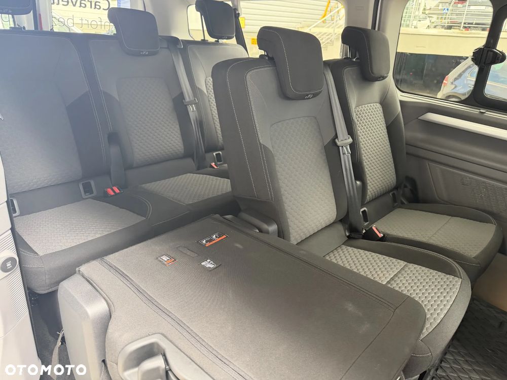 Volkswagen Caravelle - 12