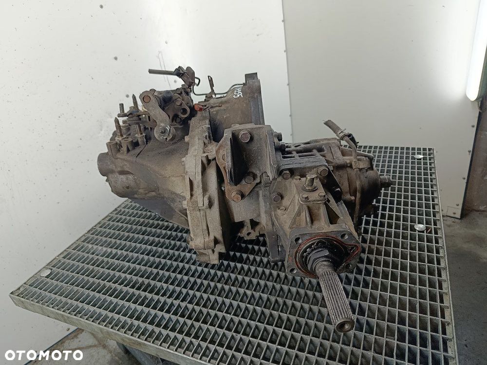 SKRZYNIA BIEGÓW MANUALNA 5 MITSUBISHI OUTLANDER I W5M421Z4B2 2.0 16V - 2