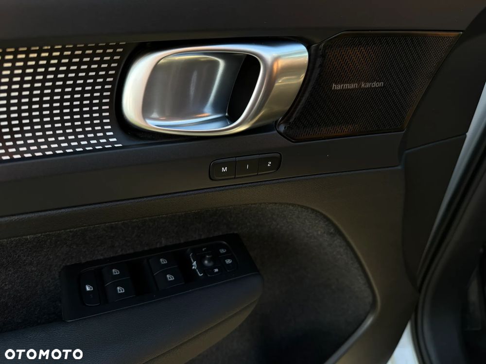 Volvo XC 40 T5 AWD R-Design - 19