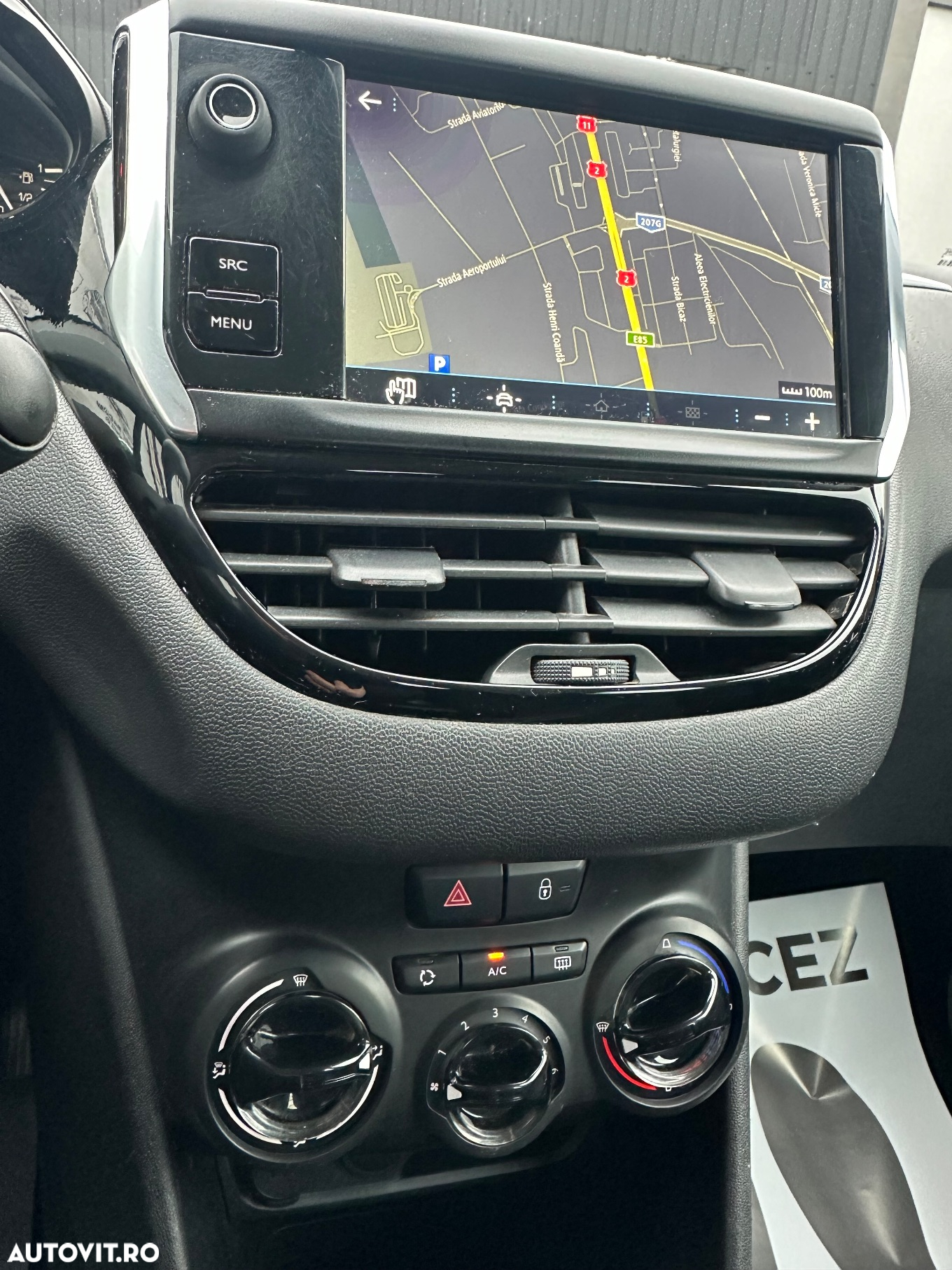 Peugeot 208 - 18