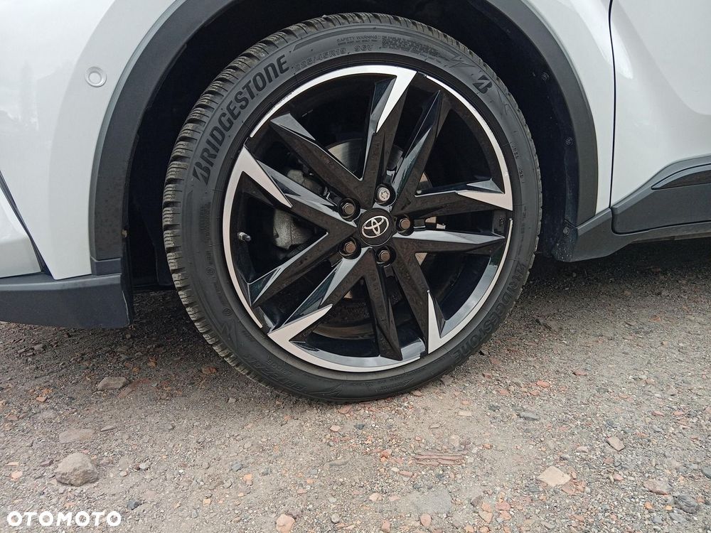 Toyota C-HR - 11