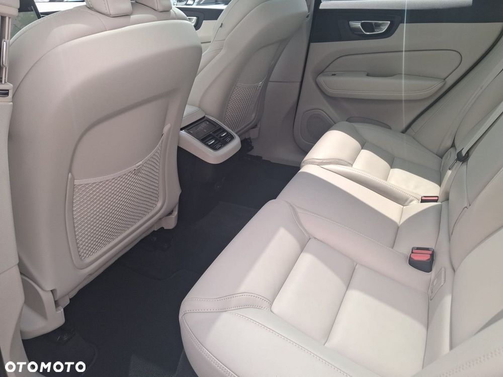 Volvo XC 60 - 8