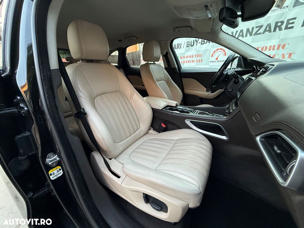 Jaguar F-Pace 20d AWD Prestige - 6