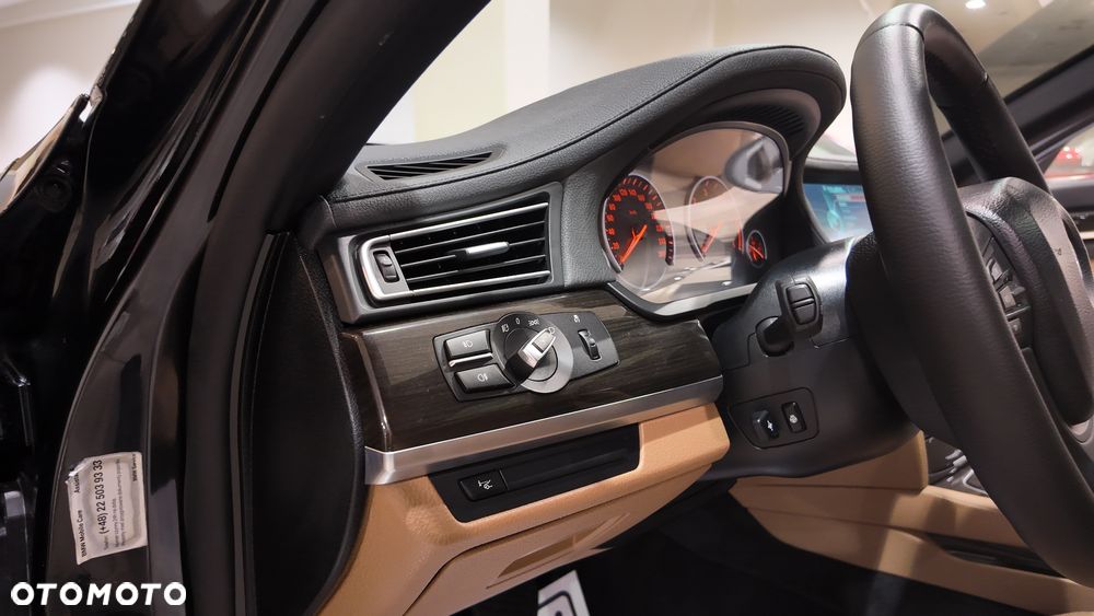 BMW Seria 7 730d xDrive - 26