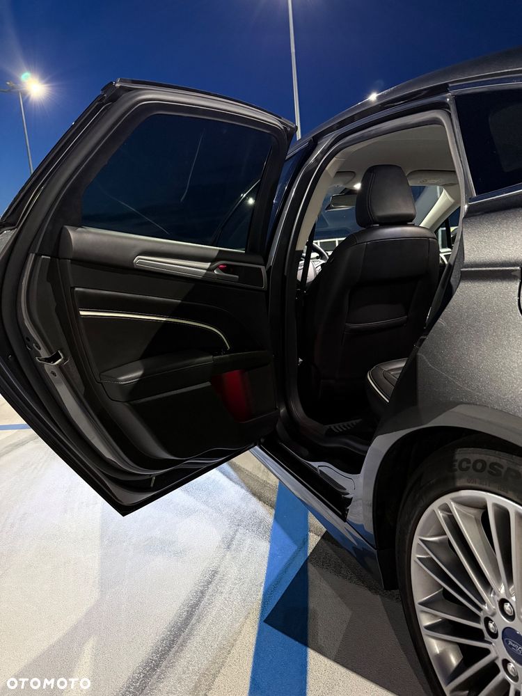 Ford Mondeo 2.0 Hybrid Vignale - 40