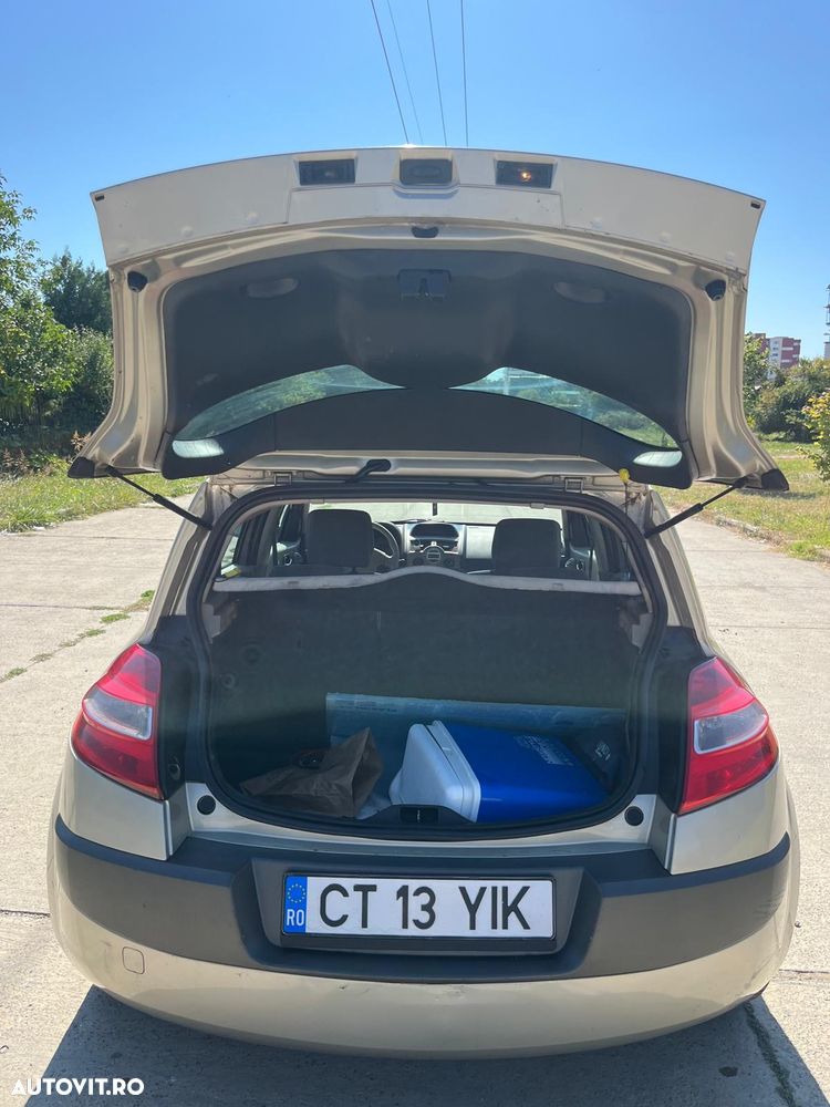 Renault Megane 1.9dCi Privilege - 9