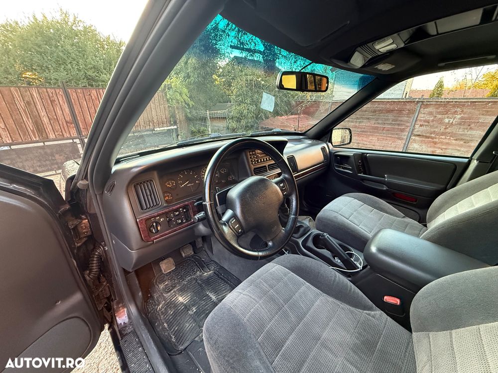 Jeep Grand Cherokee - 9