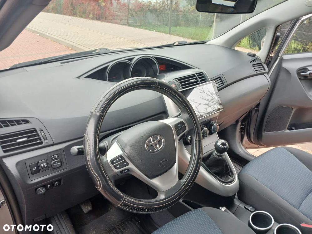 Toyota Verso - 5