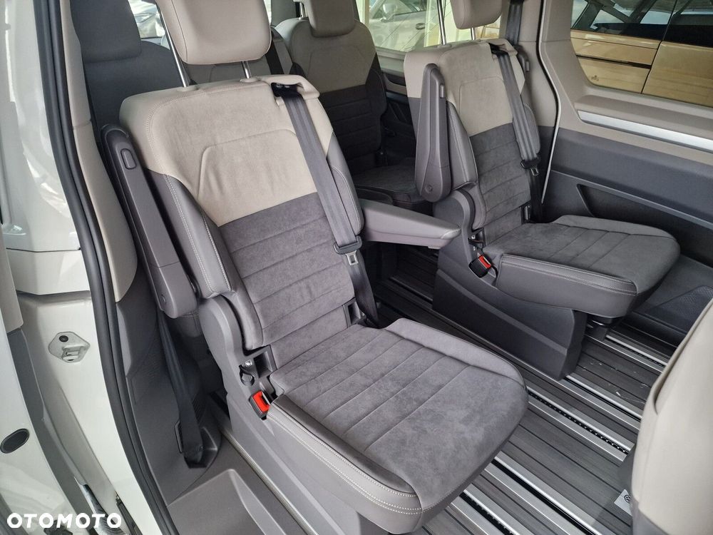 Volkswagen Multivan - 23