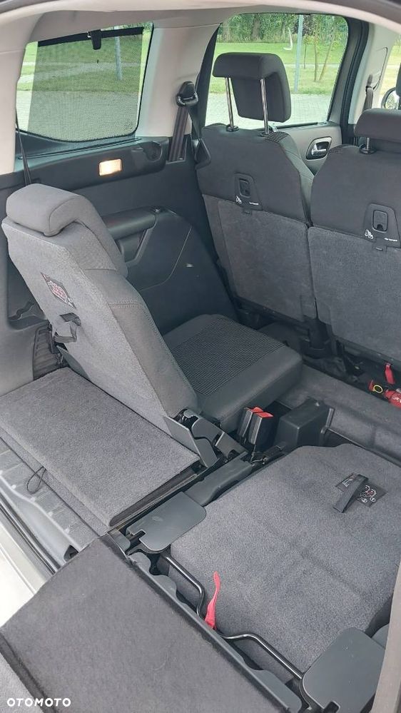 Peugeot 5008 - 12
