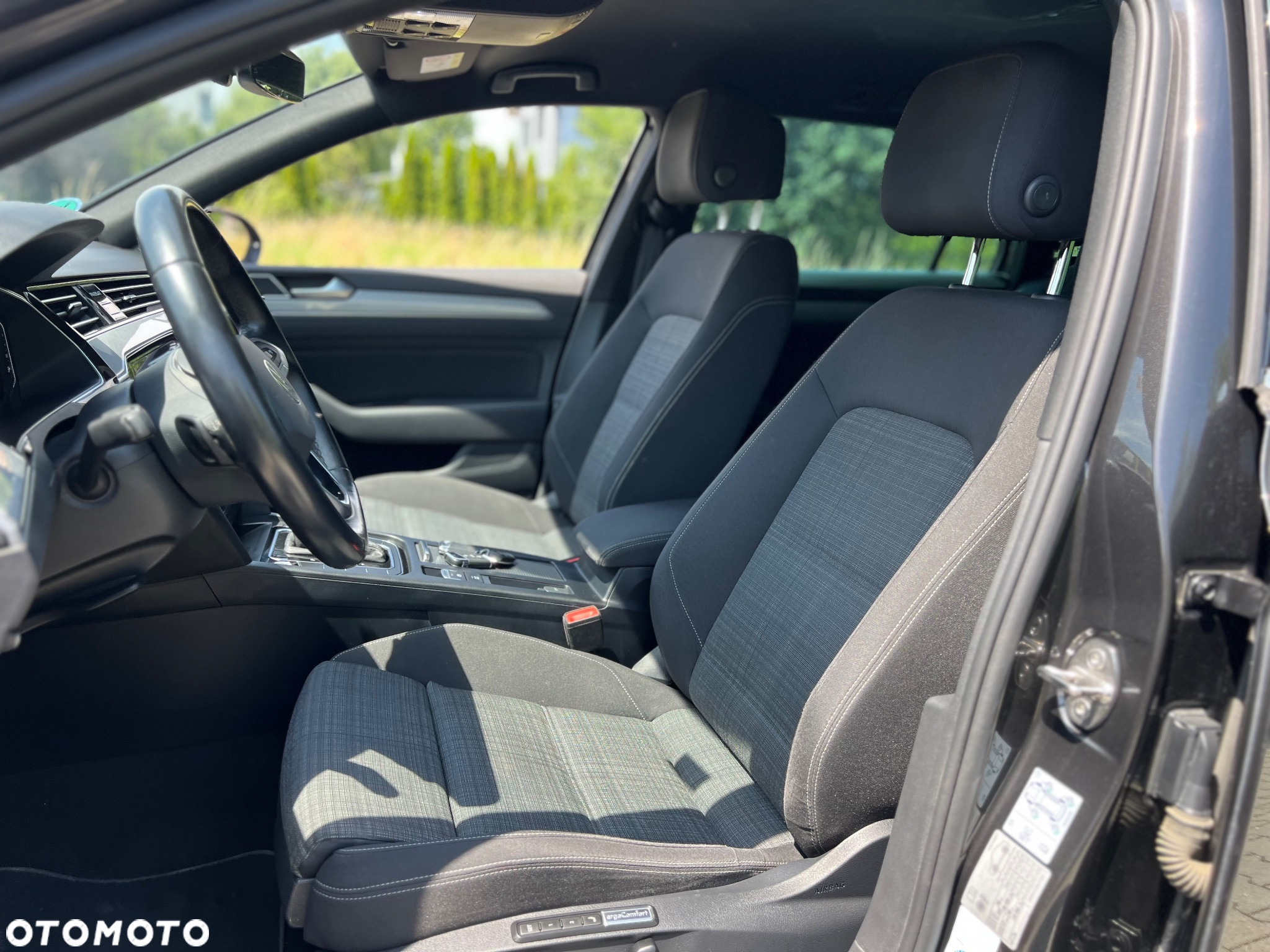 Volkswagen Passat 2.0 TDI Elegance DSG - 24
