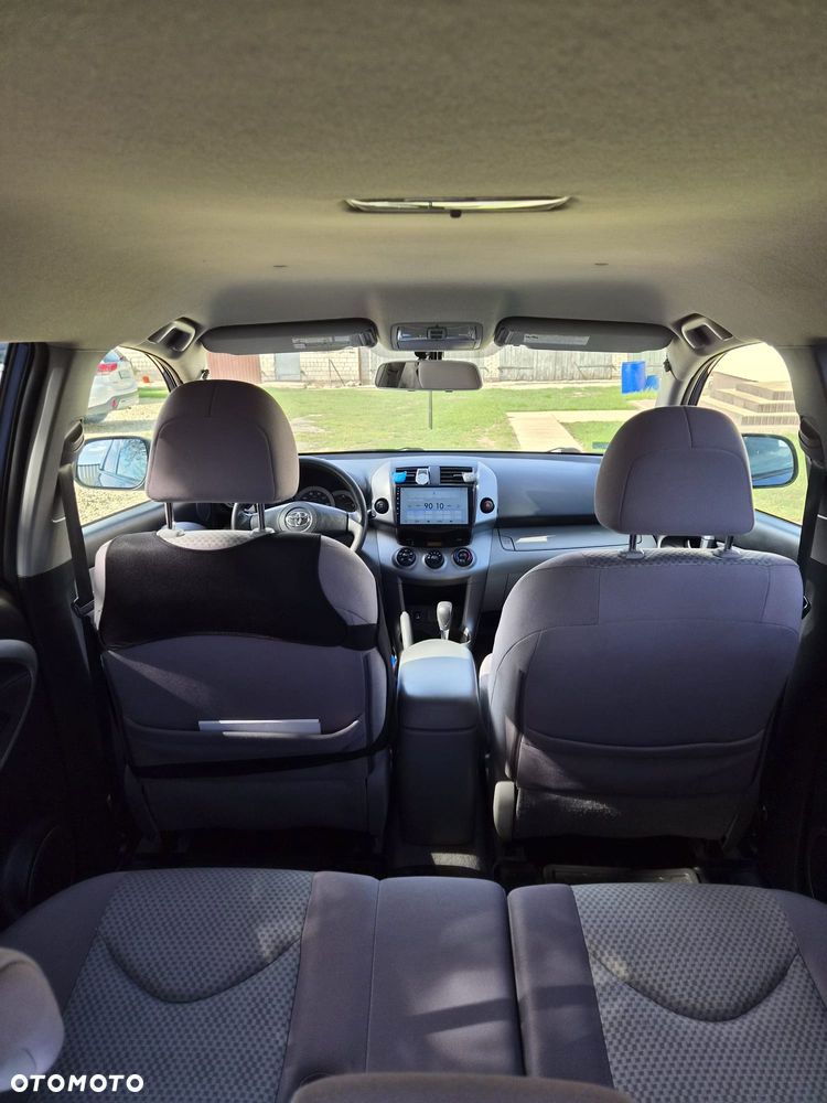 Toyota RAV4 - 10