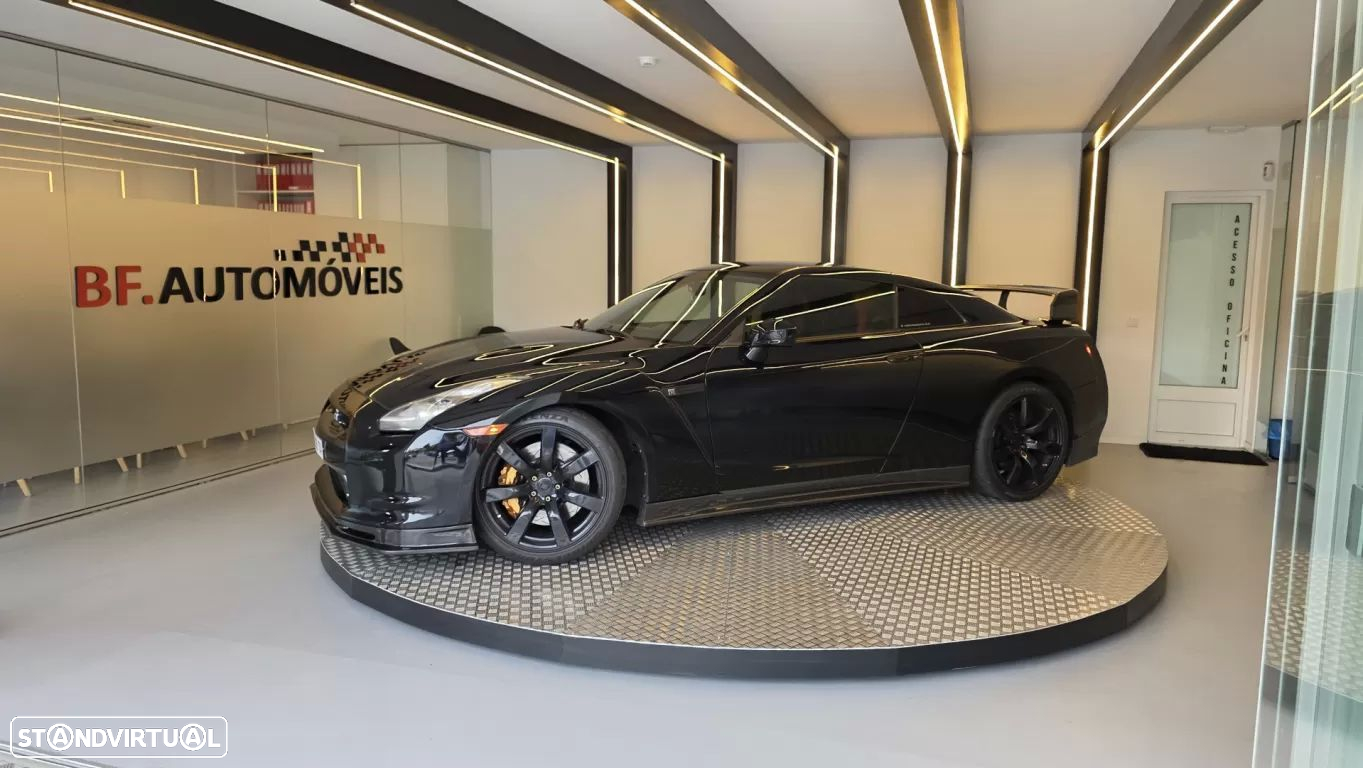 Nissan GT-R - 2