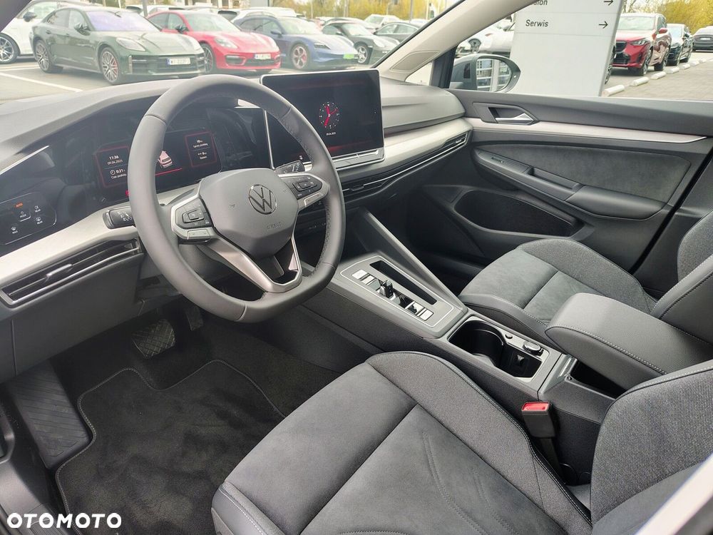 Volkswagen Golf - 11