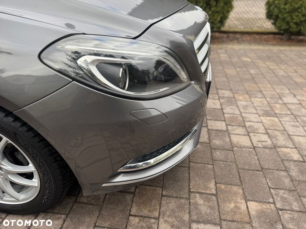 Mercedes-Benz Klasa B 180 BlueEFFICIENCY Edition Style - 11