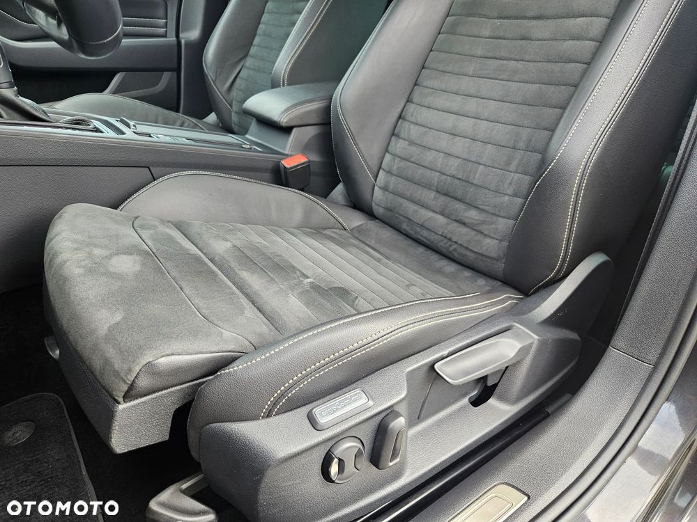 Volkswagen Passat - 31