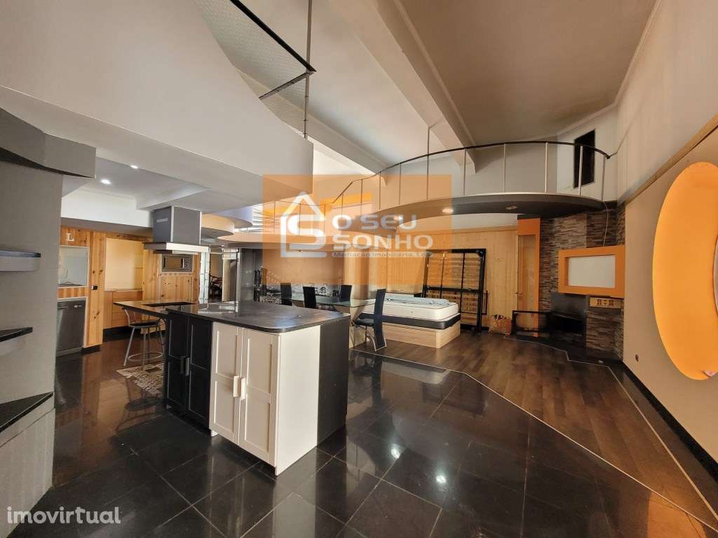 Prédio Urbano no Centro de São Brás de Alportel - Grande imagem: 3/29