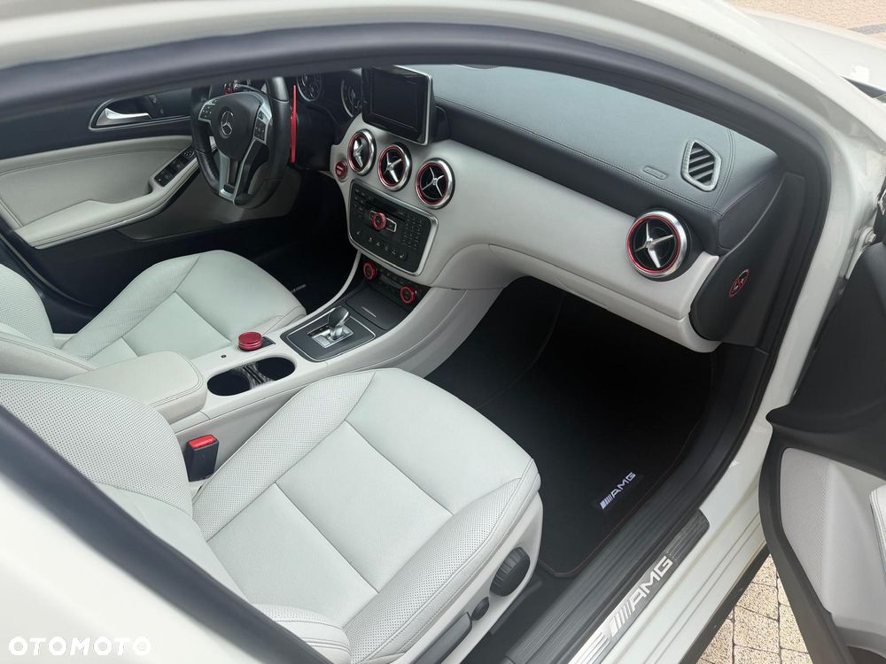 Mercedes-Benz Klasa A 45 AMG 4Matic AMG Speedshift 7G-DCT - 38
