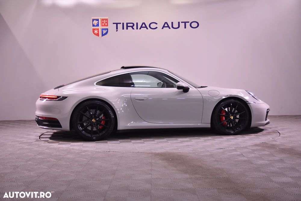 Porsche 911 Carrera 4S - 6