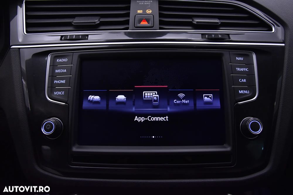 Volkswagen Tiguan - 22