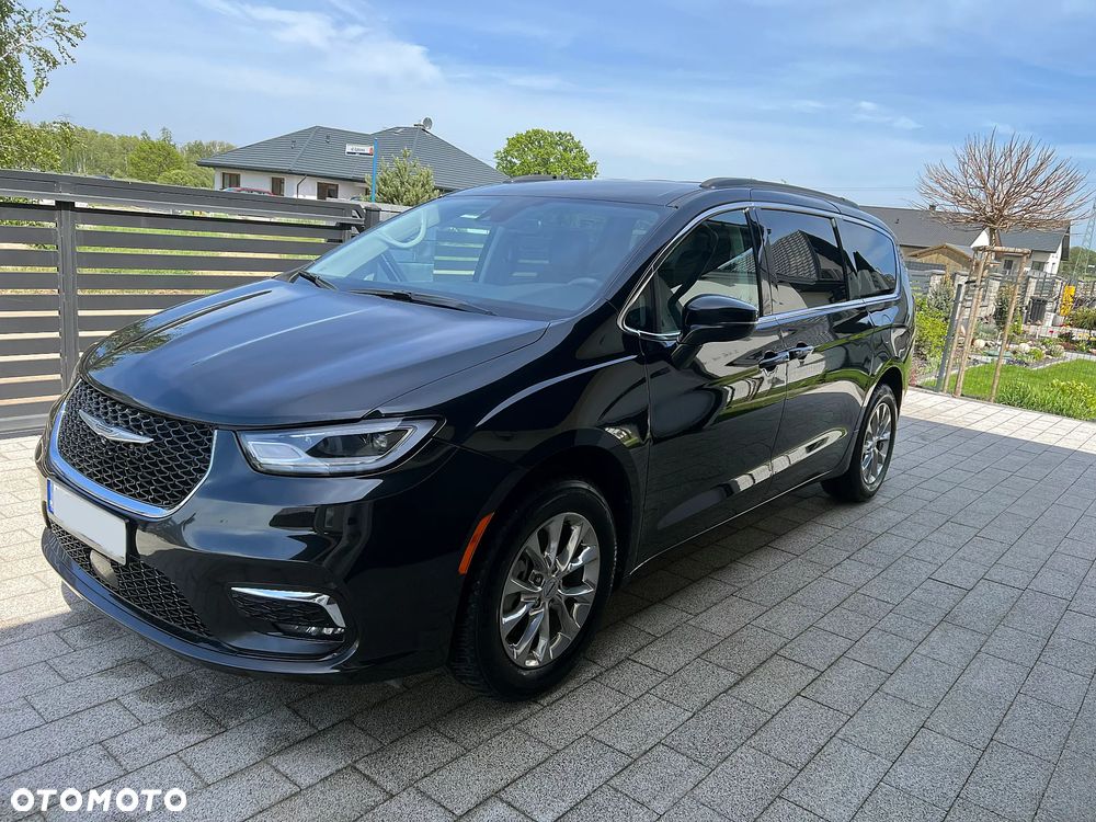 Chrysler Pacifica - 4
