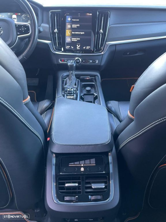 Volvo V90 Cross Country 2.0 D5 Plus AWD Geartronic - 12