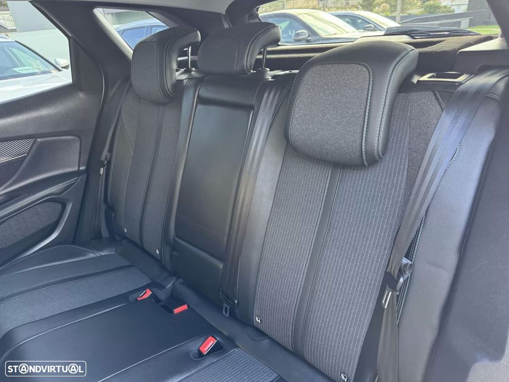 Peugeot 3008 1.2 PureTech Allure Pack - 26