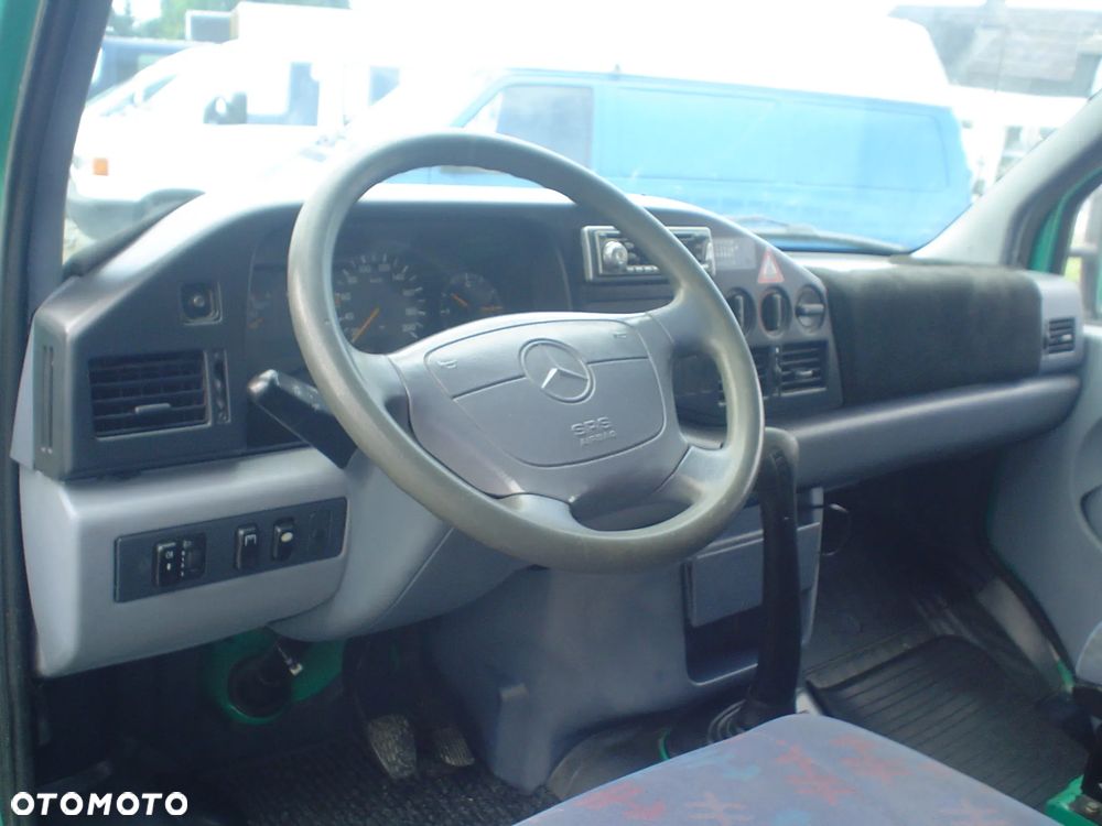 Mercedes-Benz SPRINTER - 24
