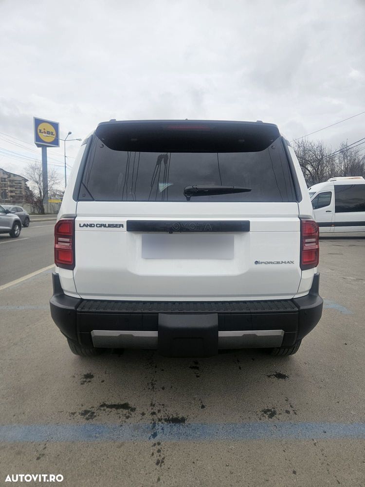 Toyota Land Cruiser 250 - 4