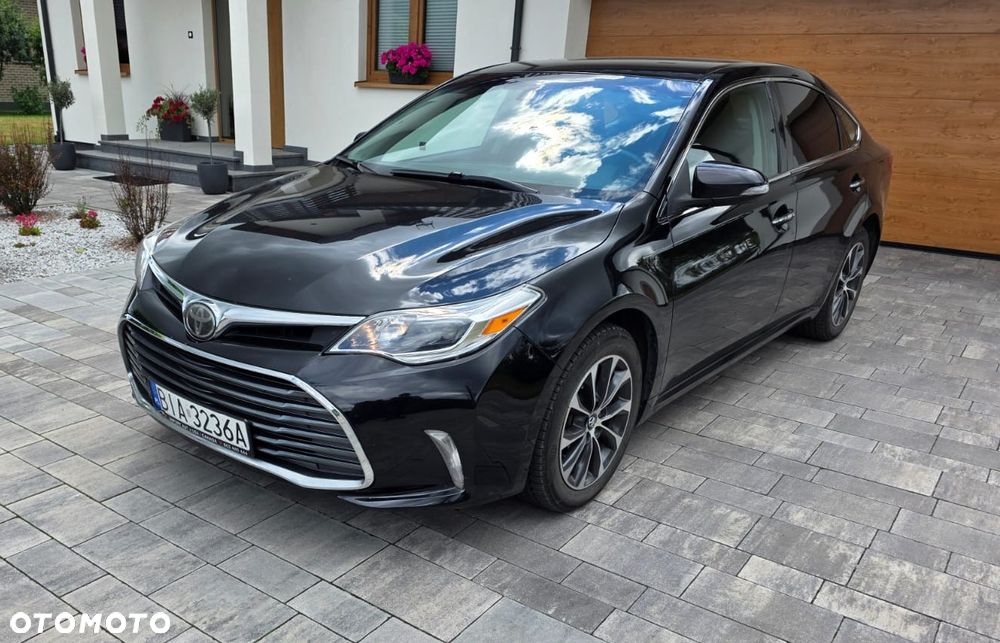Toyota Avalon - 1